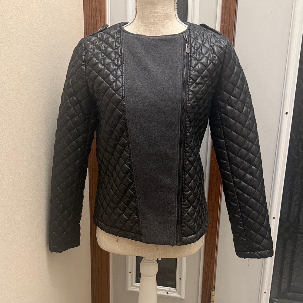 Elegant Black Quilted Bomber Jacket